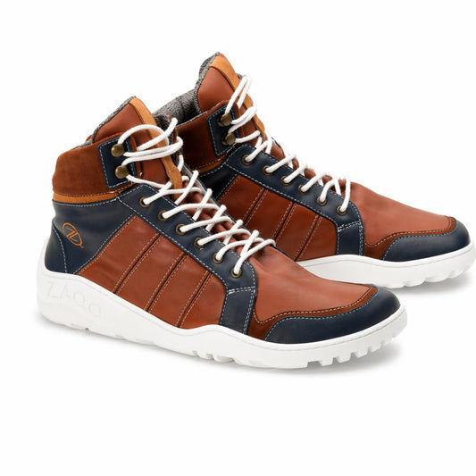wasserdichter moderner Wanderschuh in orangebraun und dunkelblau von ZAQQ Barfußschuhe
