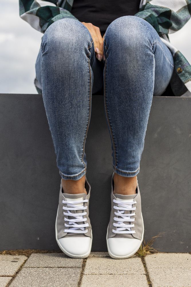 CHUQQS Low Grey